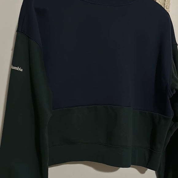 COLUMBIA | Green and Blue Color Block Crop Boxy Sweatshirt 1938 Sportswear - Picture 9 of 13